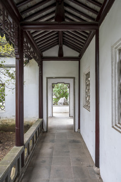 中式园林建筑庭院走廊
