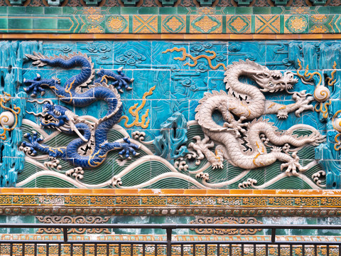 北京北海公园九龙壁