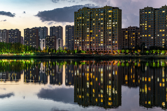 中国长春南溪湿地公园夜景