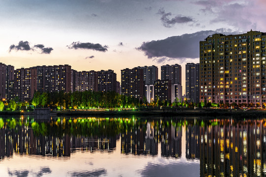 中国长春南溪湿地公园夜景