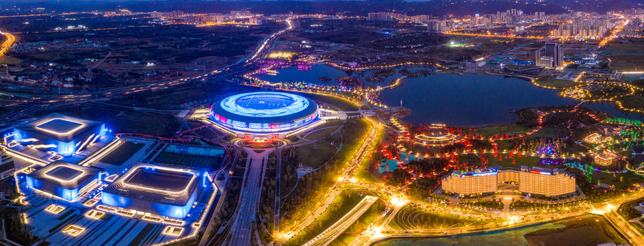 成都东安湖大运公园夜景蓝色灯光