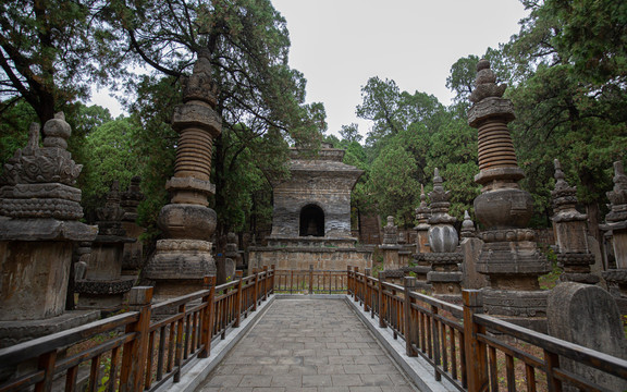 济南灵岩寺塔