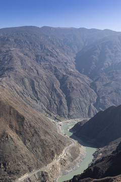 高山峡谷蜿蜒金沙江自然景观