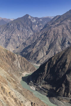 高山峡谷蜿蜒金沙江自然风光