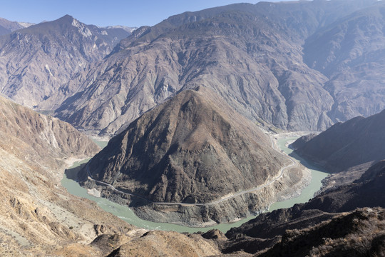 高山峡谷金沙江第一湾自然风光