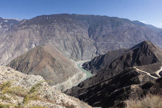 高山峡谷蜿蜒金沙江自然景观