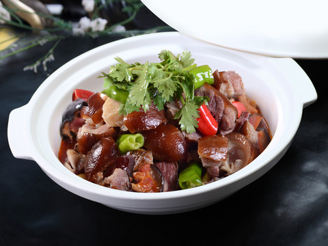 腊猪脚火锅