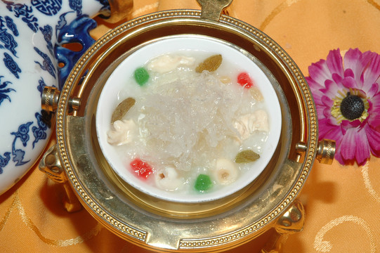 八宝炖燕窝