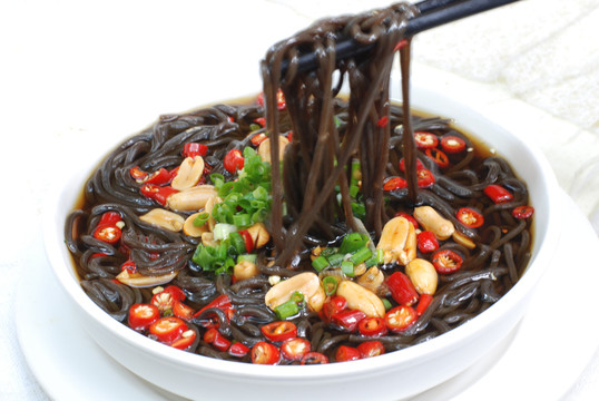 酸辣蕨根粉