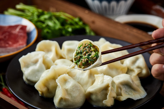 芹菜肉饺子