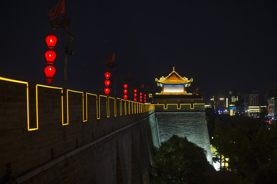 西安城墙永宁门南门夜景