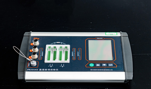温湿度场巡检仪