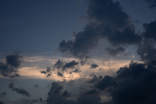 天空晚霞云朵