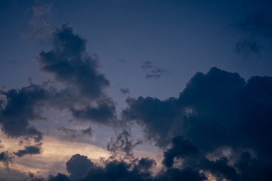 天空晚霞云朵