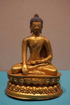 清代铜鎏金释迦牟尼佛坐像