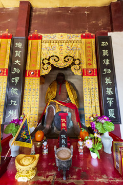 北京平谷轩辕庙三皇殿伏羲氏像