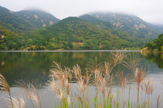 山中湖泊