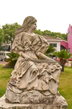 处女座雕塑
