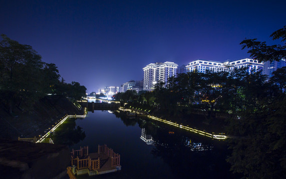 西安城墙护城河夜景风光