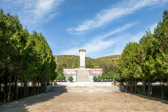 彭阳任山河烈士陵园