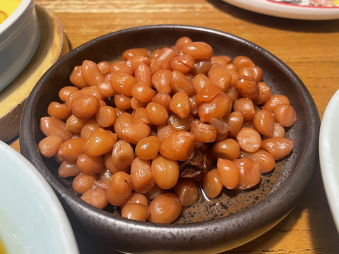 话梅花生
