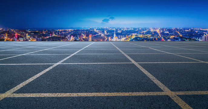 道路地面和城市夜景