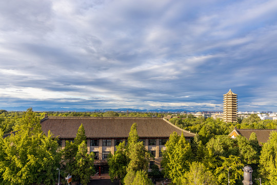 北京大学第一教学楼与博雅塔