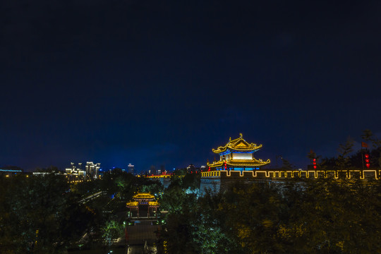 西安安远门城墙夜景