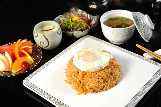 辣白菜炒饭套餐