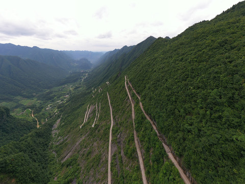 航拍湖北恩施挂壁公路