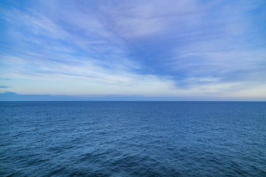 蓝天白云和大海