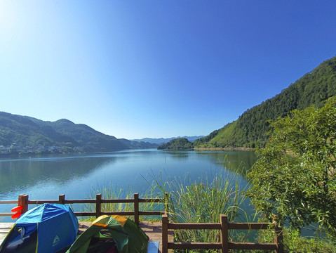 寄情山水露营地