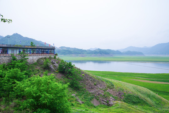 辽宁丹东宽甸绿江村风光