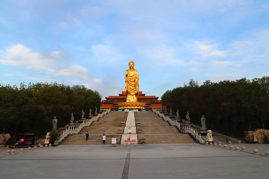 乌鲁木齐红光山大佛