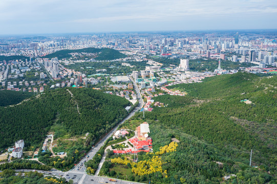 佛慧山上航拍济南城市风光