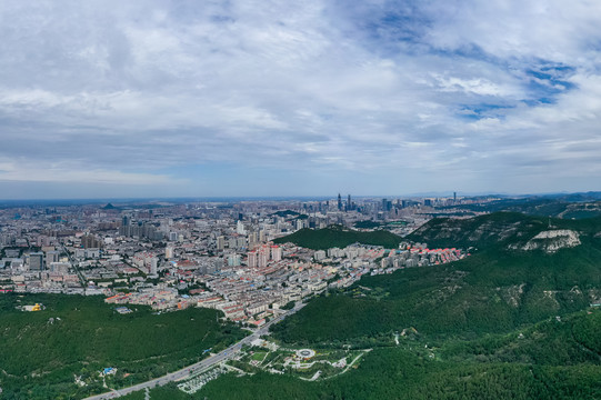 佛慧山上航拍济南城市风光