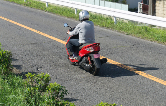 轻型摩托车