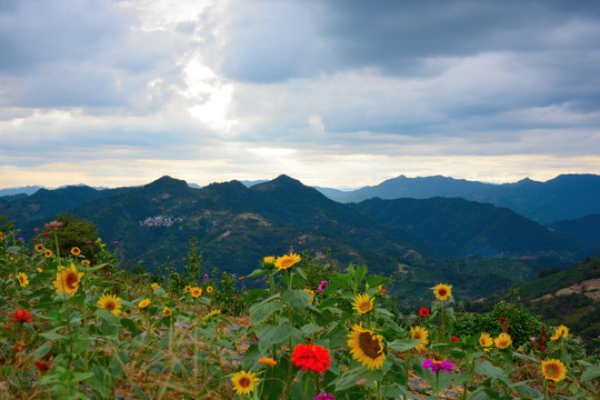 石潭山峰