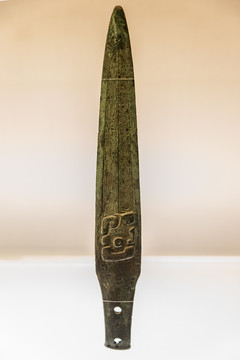 战国时期巴国变形龙纹剑