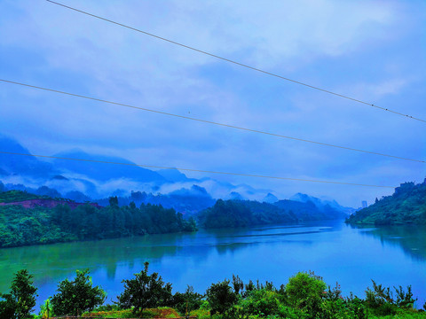 湖水背景