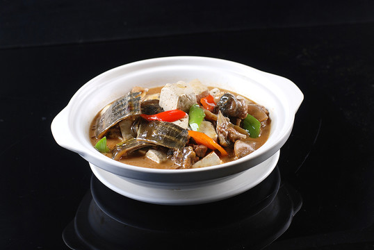 石磨豆腐煨甲鱼