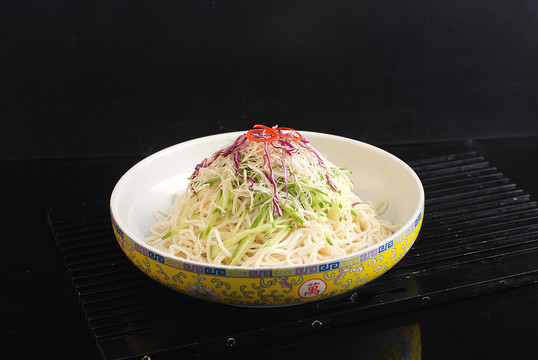 鸡丝凉面