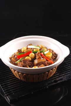 砂煲带皮羊肉