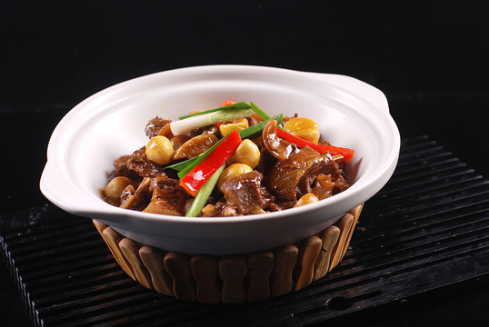 砂煲带皮羊肉