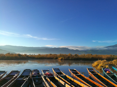 泸沽湖的早晨