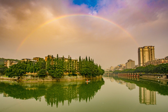 雨后彩虹