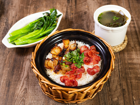 腊味煲仔饭