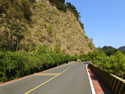 山路风景