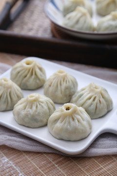 手工菜包子