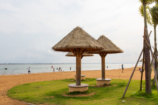 钦州茅尾海滨海浴场蘑菇伞